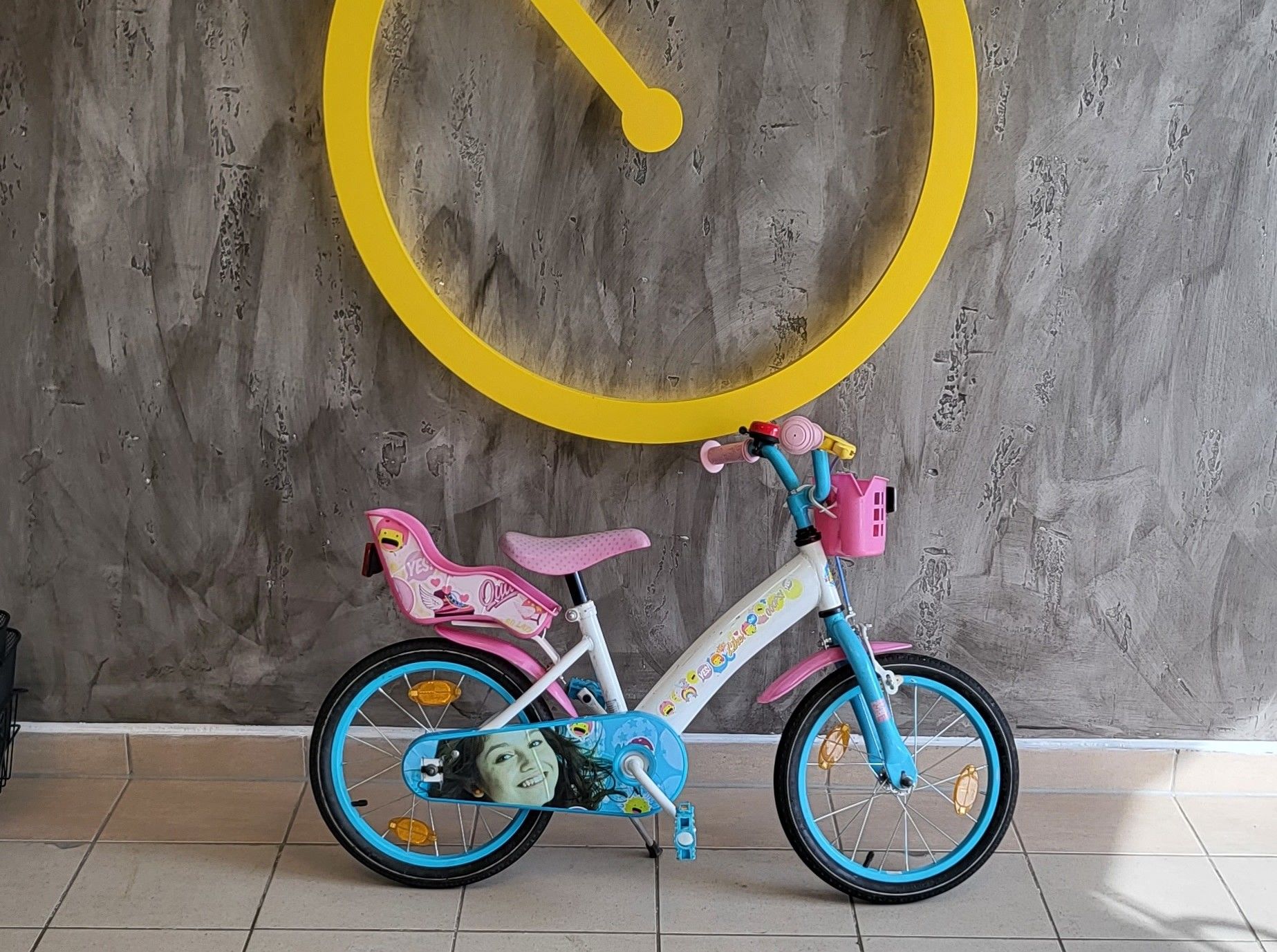 weißes 16 Zoll Kinderrad