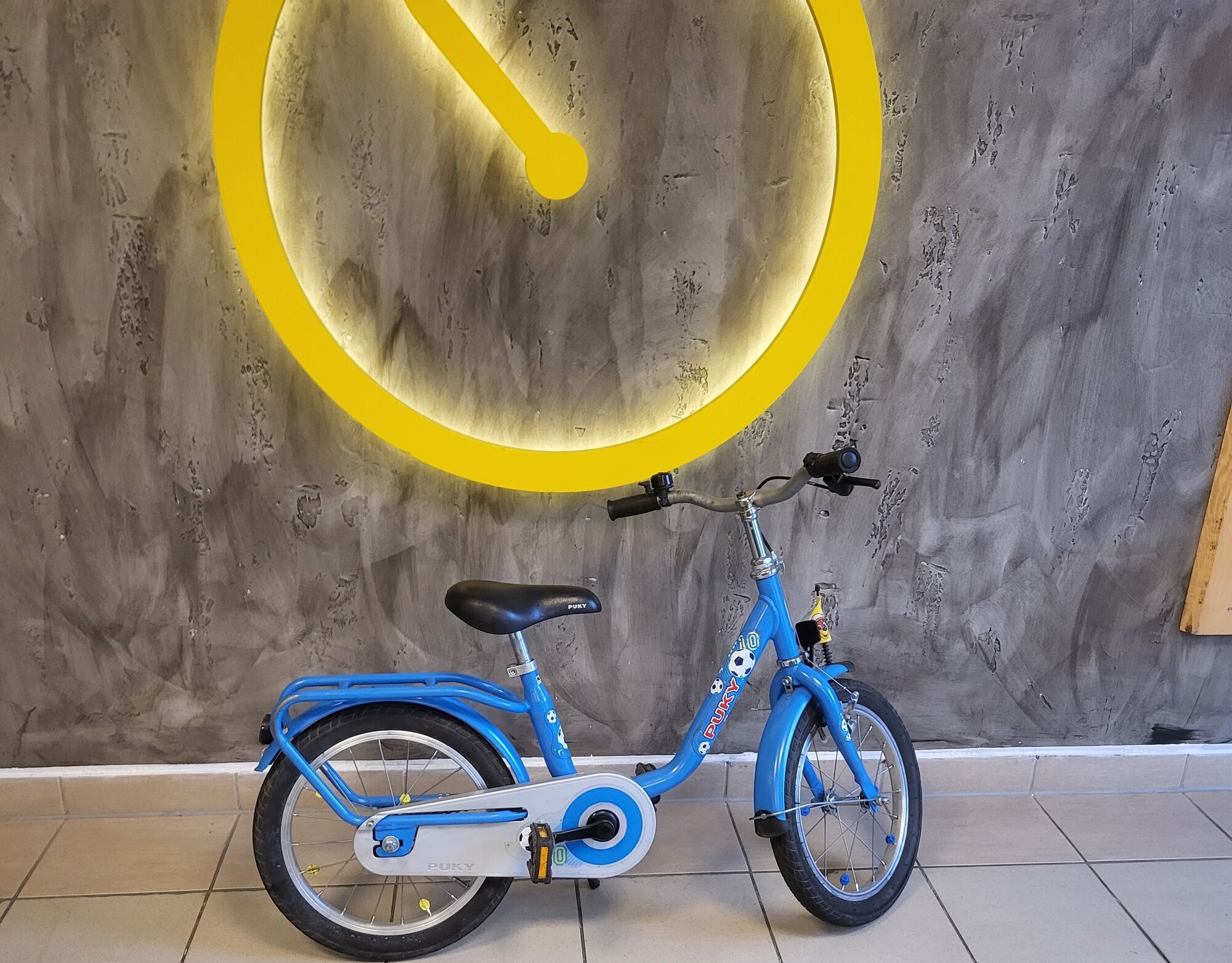 16 Zoll Puky Kinderrad lila mit Fußballmotiv